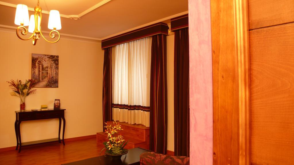 Hostal Cabrera Мотриль Экстерьер фото