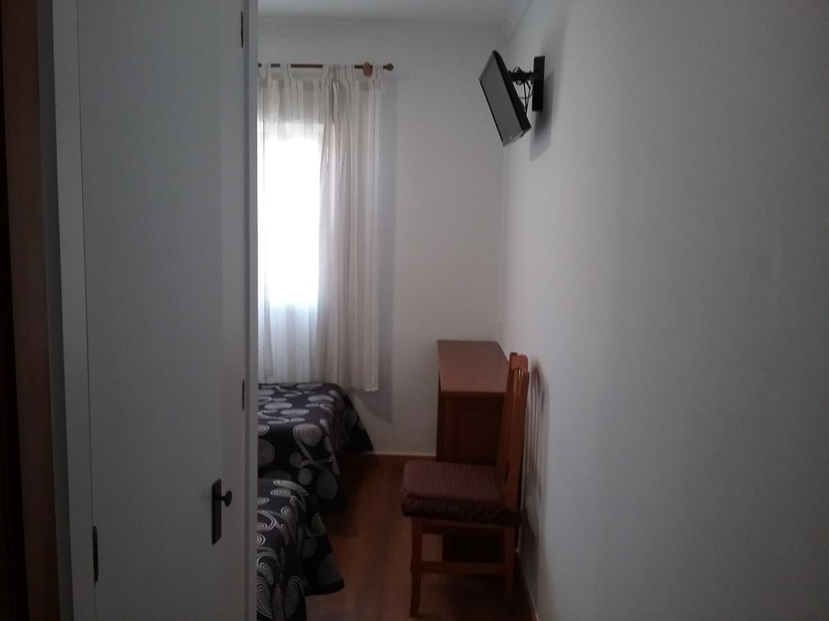 Hostal Cabrera Мотриль Экстерьер фото