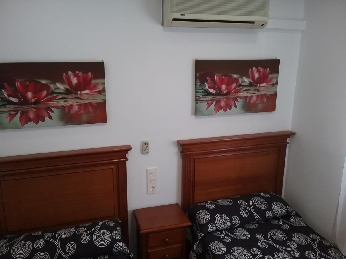 Hostal Cabrera Мотриль Экстерьер фото